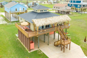 The Palapa Pool House at the Pass - Huge Tiki, Crows Nest with Views of Gulf, Bay, Beach and Bridge